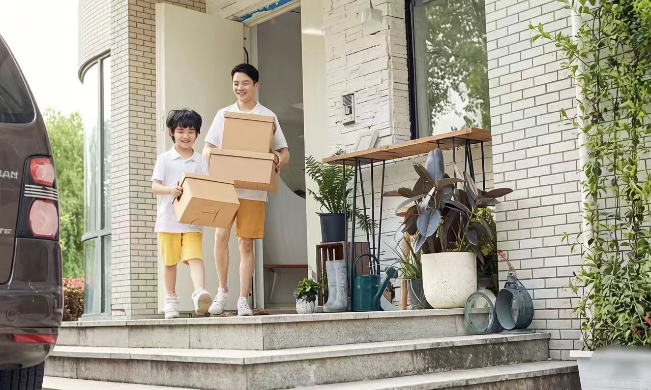 本月乔迁新居，既需如春木般孕育新生与希望，也需如精金般经得起考验与雕琢，是开启新家运、奠定稳固根基的绝佳时期。乔迁之喜，安身立命。在这生机萌动、辞旧迎新的初春二月，祝愿您择此吉日，喜迁新居；从此宅运昌隆，人财两旺；家宅永安，福寿绵长！