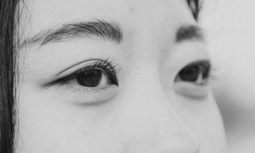 什么是桃花眼?面相学中的“情眼”到底是福是劫